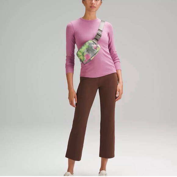 lululemon athletica Handbags - Lululemon Everywhere Belt Bag 1L- Hyper Dye Multi/Rover